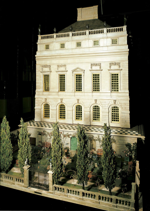 Front of Queen Mary's Dolls' House. Royal Collection Trust/© Her Majesty Queen Elizabeth II
