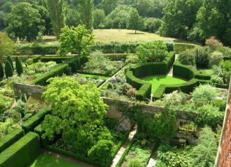 Sissinghurst Castle Garden. Credit: Creative Commons
