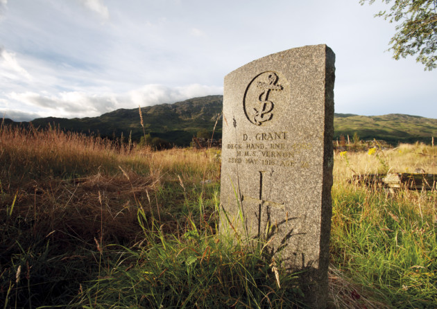 St Finnan's Isle Burial Ground. ©2014 CWGC / Michael St Maur Sheil