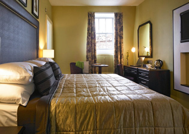Hallmark Hotel Carlisle bedroom