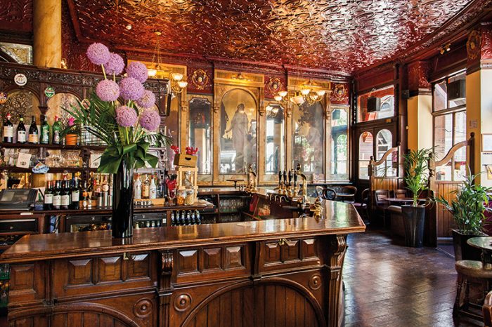Gin palaces in London